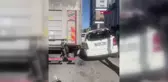 Bayrampaşa'da Zincir Market Kamyonu Kaza Yaptı