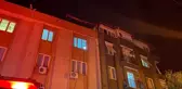 Antalya'da 3 Katlı Binanın Çatı Katında Yangın Çıktı