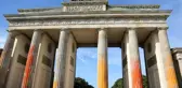 İklim Aktivistleri Berlin'deki Brandenburg Kapısı'na Saldırdı