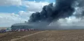 Silivri'de otluk alanda çıkan yangın fabrikaya sıçradı! Ekipler müdahale ediyor
