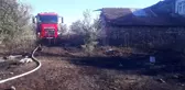 Eflani'de evin arka kısmına dökülen kül yangına neden oldu