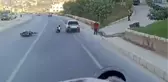 Şanlıurfa'da Motosiklet Kazası: Sürücü Son Anda Kurtuldu