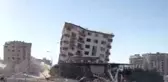Hatay'da dinamitle patlatılan 3 bina yıkımı kameraya yansıdı