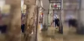 Tarihi Kapalıçarşı'yı su bastı, esnaf zor anlar yaşadı