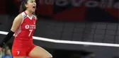 Sen ne yaptın Hande! Düğünde giydiği elbisenin önü ayrı arkası ayrı olay