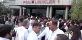 Van YYÜ'de Doktor Darbedildi