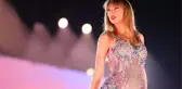 Taylor Swift'in konser filmi vizyona girmeden 100 milyon dolarlık bilet satışı ile rekor kırdı