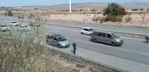 Ankara'da otomobil refüje devrildi, 2 kişi yaralandı