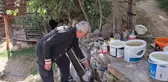 Kalp hastası yaşlı adam yalnız başına yaşam mücadelesi veriyor