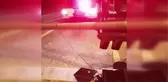 Susurluk'ta açık kalan kamyonun damperi trafik direklerini yerinden söktü