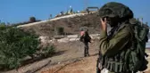 İsrail askerleri Gazze sınırında bekliyor