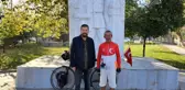 Şehit Makbule Efe anısına bisikletiyle Sındırgı'ya geldi