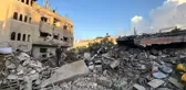 Filistinli yazar Abdullah Al Akkad ve ailesi bombardımanda hayatını kaybetti