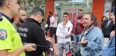 Kuşadası'nda trafik kurallarına uymayan sürücü, polisleri çileden çıkardı