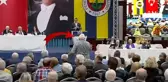 Fenerbahçeli üye, kürsüdeki Ali Koç'a 