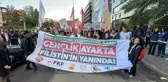 Üniversite Öğrencileri İsrail'i Protesto Etti