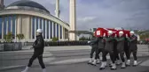 Trafik kazasına müdahale ederken başka bir otomobilin çarpması sonucu şehit olan bekçi Ankara'da defnedildi