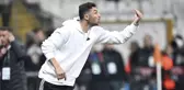 Dolmabahçe'yi inlettiler! Burak Yılmaz'ı hedef alan Beşiktaşlılar tribünde tek bir hocanın adını haykırdı