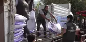 Aydın Büyükşehir Belediyesi, Söke'deki sel felaketinden etkilenenlere yem desteği sağlıyor
