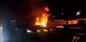 Sultanbeyli TEM Otoyolu'nda Zincirleme Kaza: 2 Araç Alev Alev Yandı