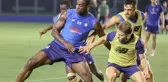 Mario Balotelli bıçak altına yattı! Aylarca sahalardan uzak kalacak