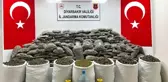 Diyarbakır'da EYP ve teröristlere ait yaşam malzemeleri ele geçirildi