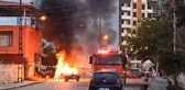 Hatay'da park halindeki otomobil alev alev yandı