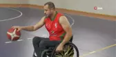 Kavgayı ayırırken yediği kurşunla felç olan Eyüp, yaşama basketbolla tutundu