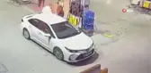 Erzincan'da Otomobil İstasyonunda Alev Alan Araç Güvenlik Kamerasına Yansıdı