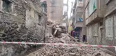 Diyarbakır'da metruk bina çöktü