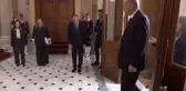 Yunan bakanın Cumhurbaşkanı Erdoğan'ın önünde eğilmesi ülkeyi karıştırdı
