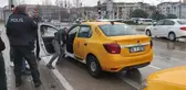 Bursa'da Taksi Şoförü Boynundan Bıçaklandı