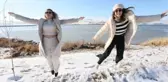 Çıldır Gölü'nde Donma Başladı, İlk Ziyaretçiler Turistler