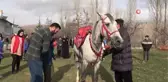 Bayburt'ta Özel Gereksinimli Öğrenciler At Çiftliğinde Keyifli Vakit Geçirdi