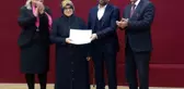 72 yaşındaki Besna Say okuma-yazma kursunu tamamladı