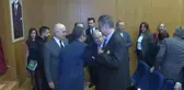 CHP Genel Başkanı Özgür Özel, Osman Özgüven'e Yaşam Boyu Onur Plaketi Takdim Etti