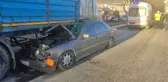 Bursa'da TIR'a arkadan çarpan otomobildeki sürücü yaralandı