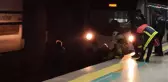 Marmaray'da bir kişi raylara atlayarak intihar etti
