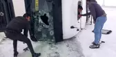 Çıldır'da Kar Yağışı ve Tipi Trafik Kazalarına Neden Oldu