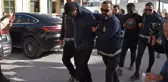 KKTC'de döviz bürosu sahibini öldürmüşlerdi! Kamerunlu katil zanlılarını polise teslim eden 3 Kıbrıs Türkü'nü Rum polisi tutukladı