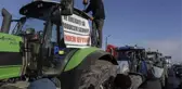 Romanya'da çiftçiler ve kamyon sürücülerinin protestoları 5 gündür devam ediyor! Hükümetten iki istekleri var