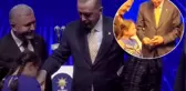 Cumhurbaşkanı Erdoğan, elini öpen Hilmi Türkmen'in kızına sahnede harçlık verdi