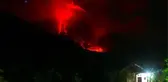 Endonezya'da Merapi Yanardağı patladı