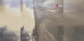 Tazyikli su patlaması sonucu cadde göle döndü