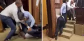Maldivler Meclisi'nde enteresan anlar! Vekiller birbirinin saçını çekti