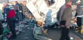 Hilvan'da temizlik malzemesi yüklü TIR devrildi