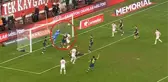 Neler çıkardı neler! Livakovic kendini eleştirenleri Antalyaspor maçında fena utandırdı