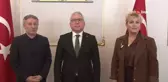 Hayallerinden vazgeçip, bir milyon lirayı bağışladılar