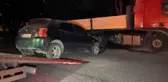 Alkollü sürücü TIR'ın yakıt deposuna çarptı
