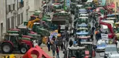 İspanyol çiftçiler ülke genelinde traktörleriyle yolları kapattı